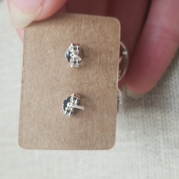 Dog Earrings. - Picture 3 of 4